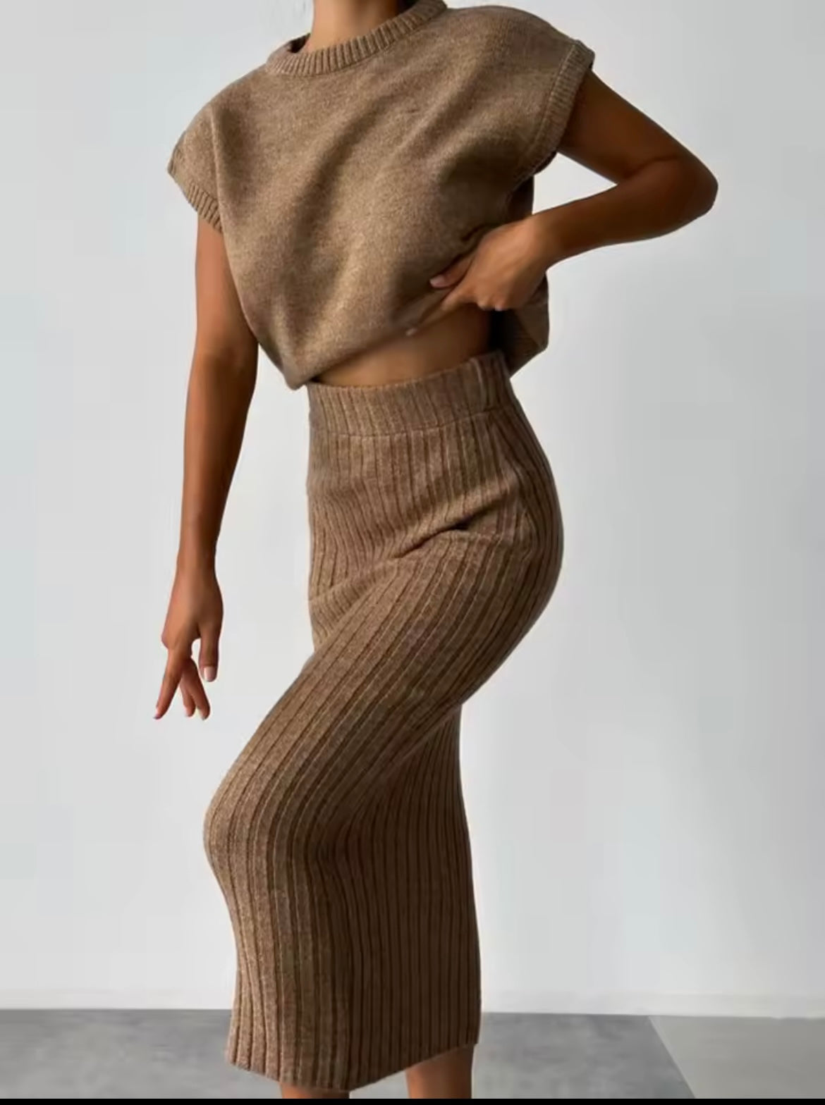 Ärmelloses Pullover-Set – Slim Top & Langer Rock