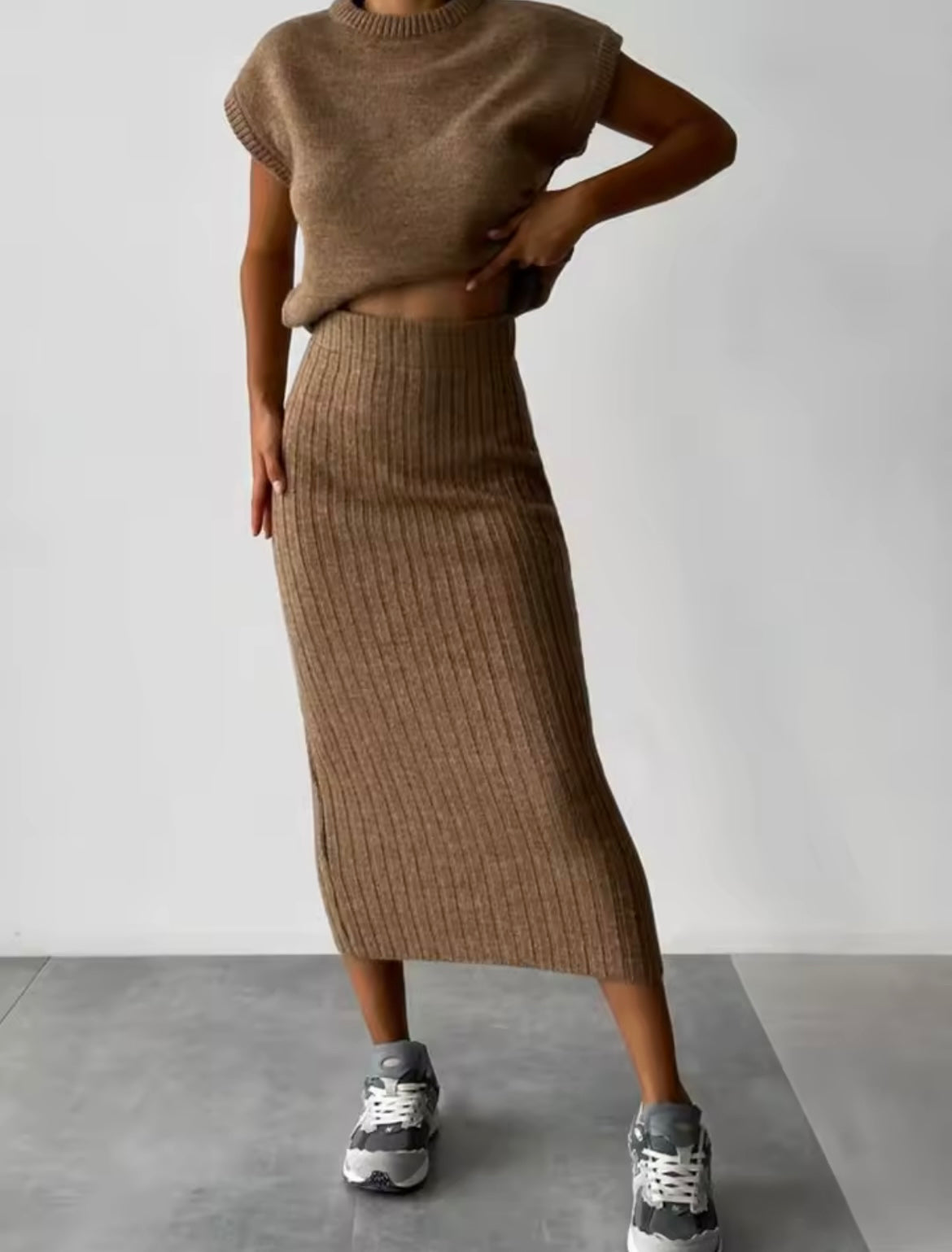 Ärmelloses Pullover-Set – Slim Top & Langer Rock