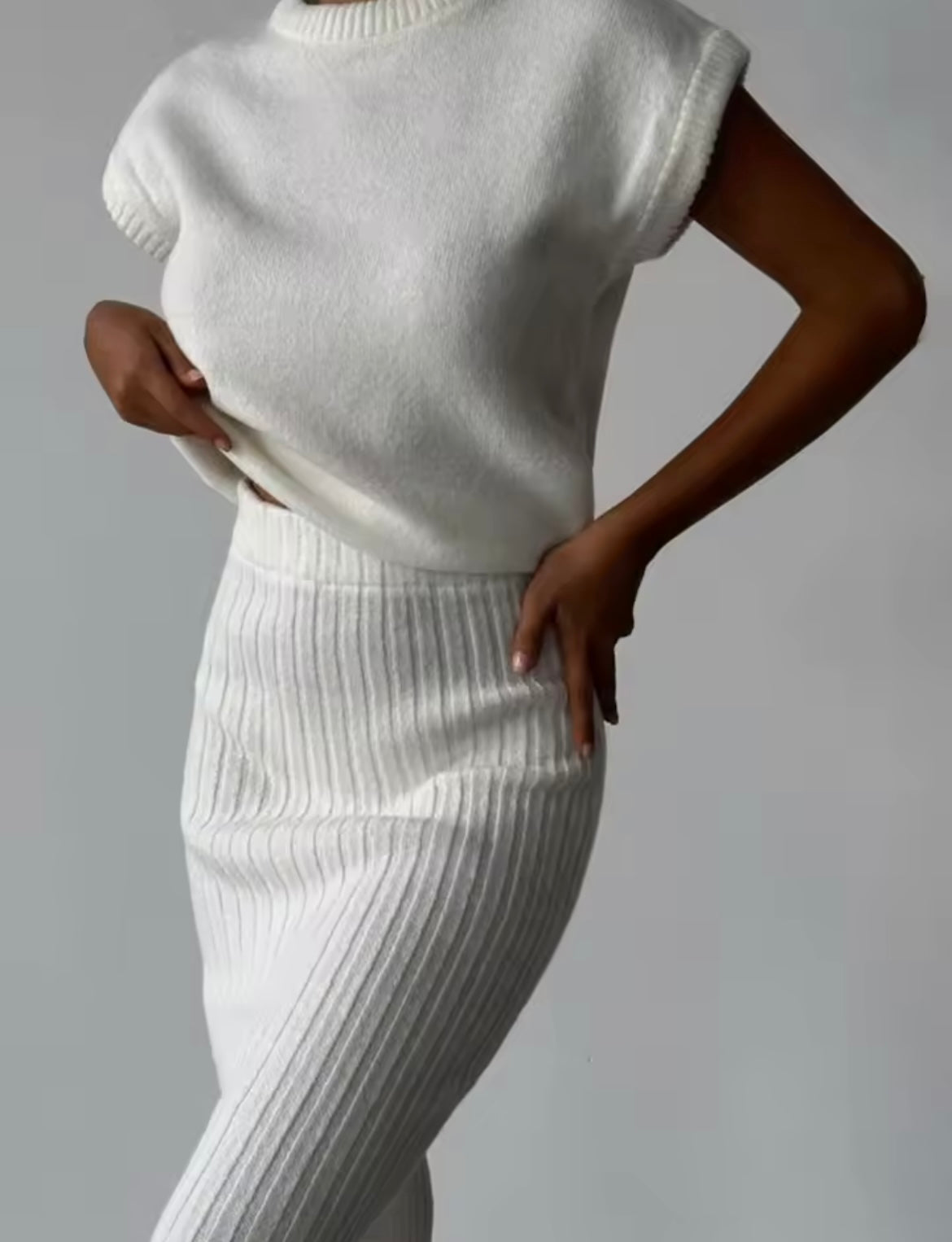 Ärmelloses Pullover-Set – Slim Top & Langer Rock