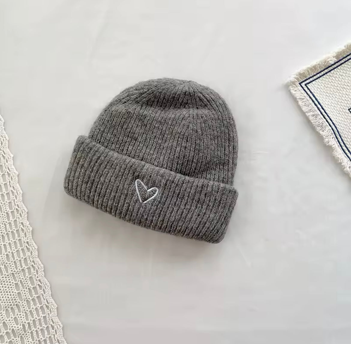 Einfarbige Wintermütze für Kinder